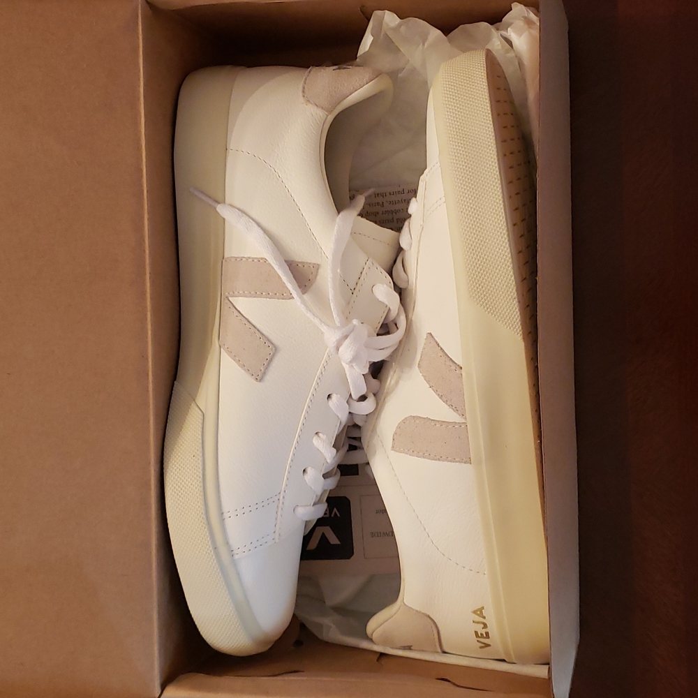 Veja Sneakers - Picture 4 of 7